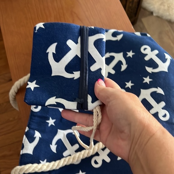 Large Beach Bag - Picture 9 of 15